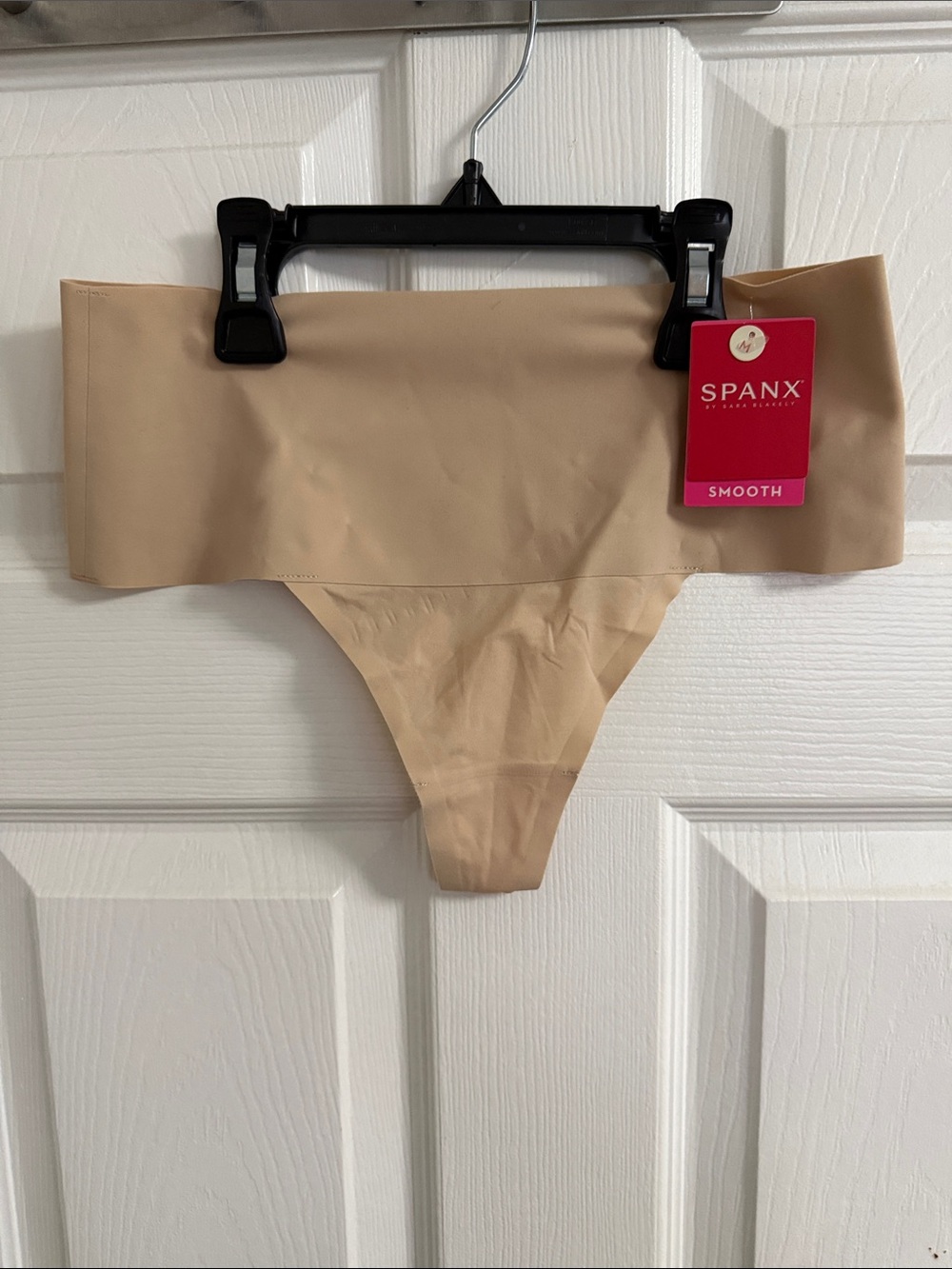 Women’s Soanx smooth thong size Medium tan NWT